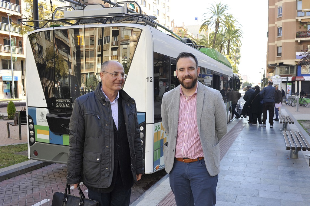 El bus y el TRAM funcionarán 24 horas durante la Magdalena, además de la línea circular y tres rutas especiales de ‘mascletades’