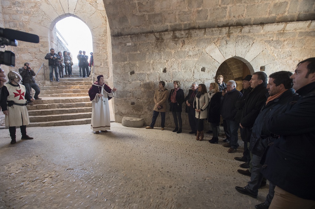 La Diputación estrena las visitas teatralizadas del Castillo de Peñíscola con el récord de 2.900 visitantes en una jornada