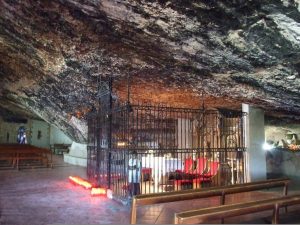 Santuario de la Balma interior