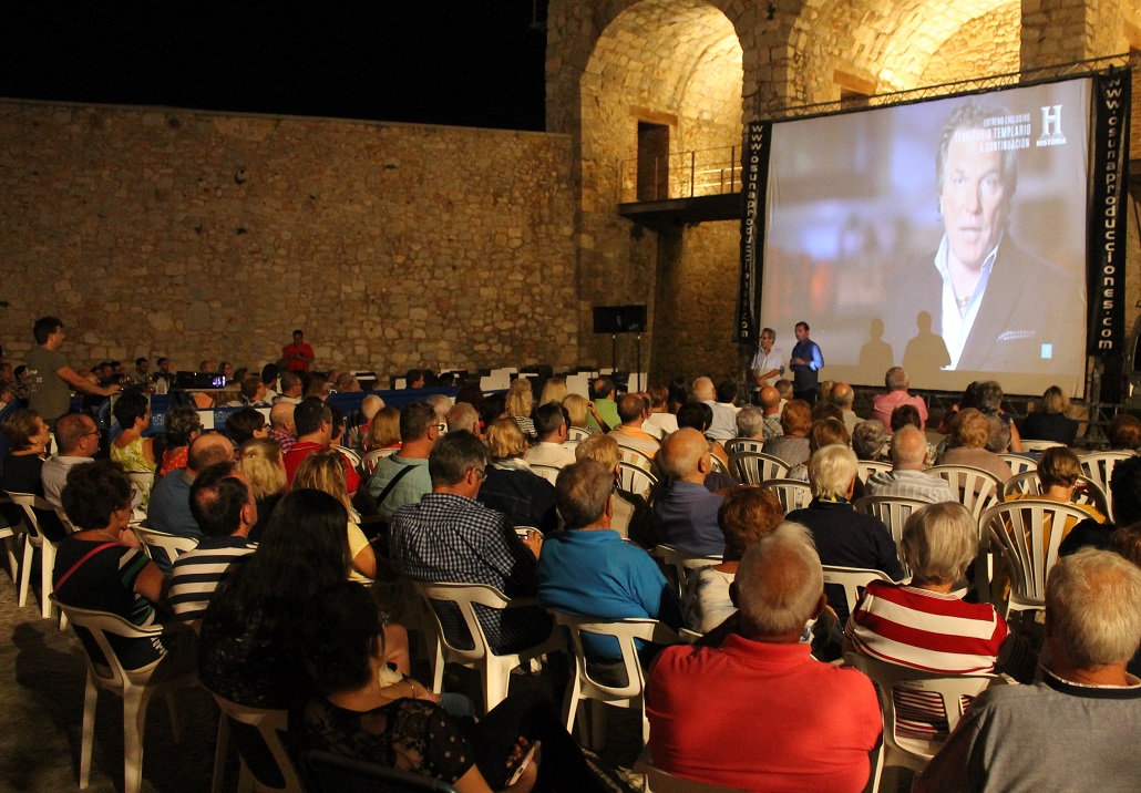 Peñíscola emite en público la serie Territorio Templario de Canal Historia