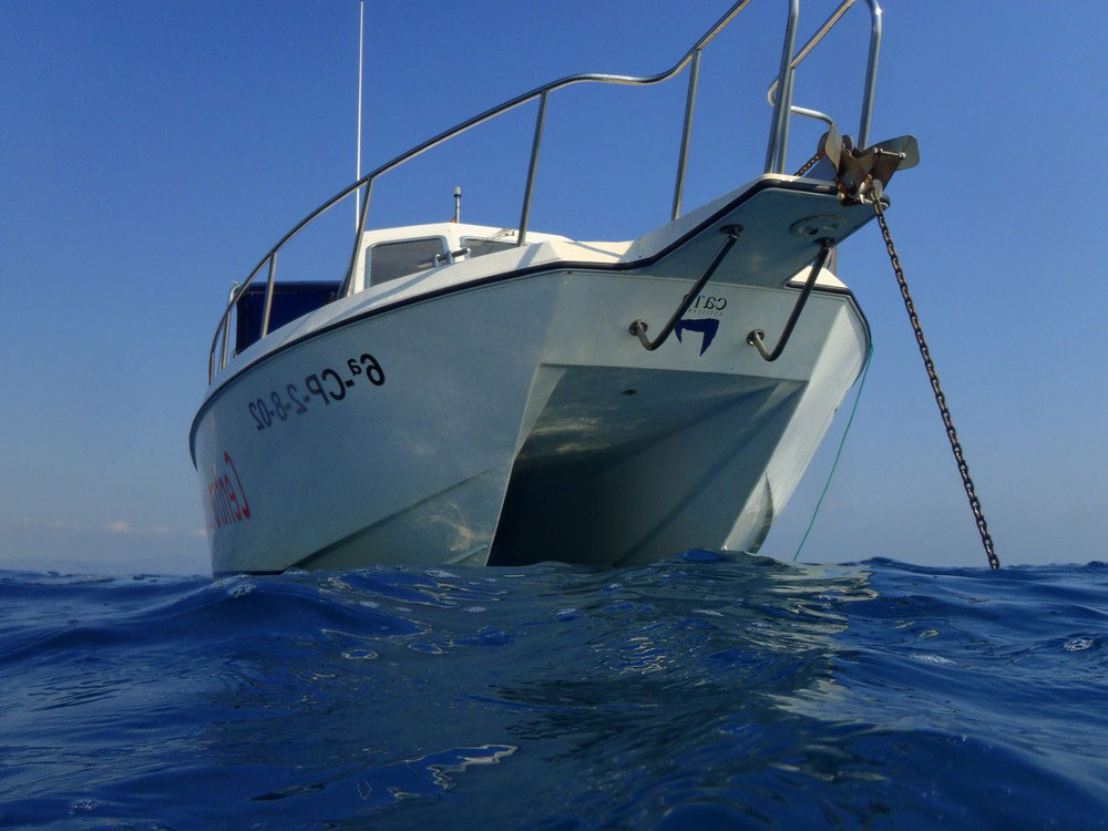 Catamarán excursión buceo Columbretes