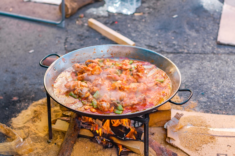 La paella, plato principal de todas las fiestas de Castellón