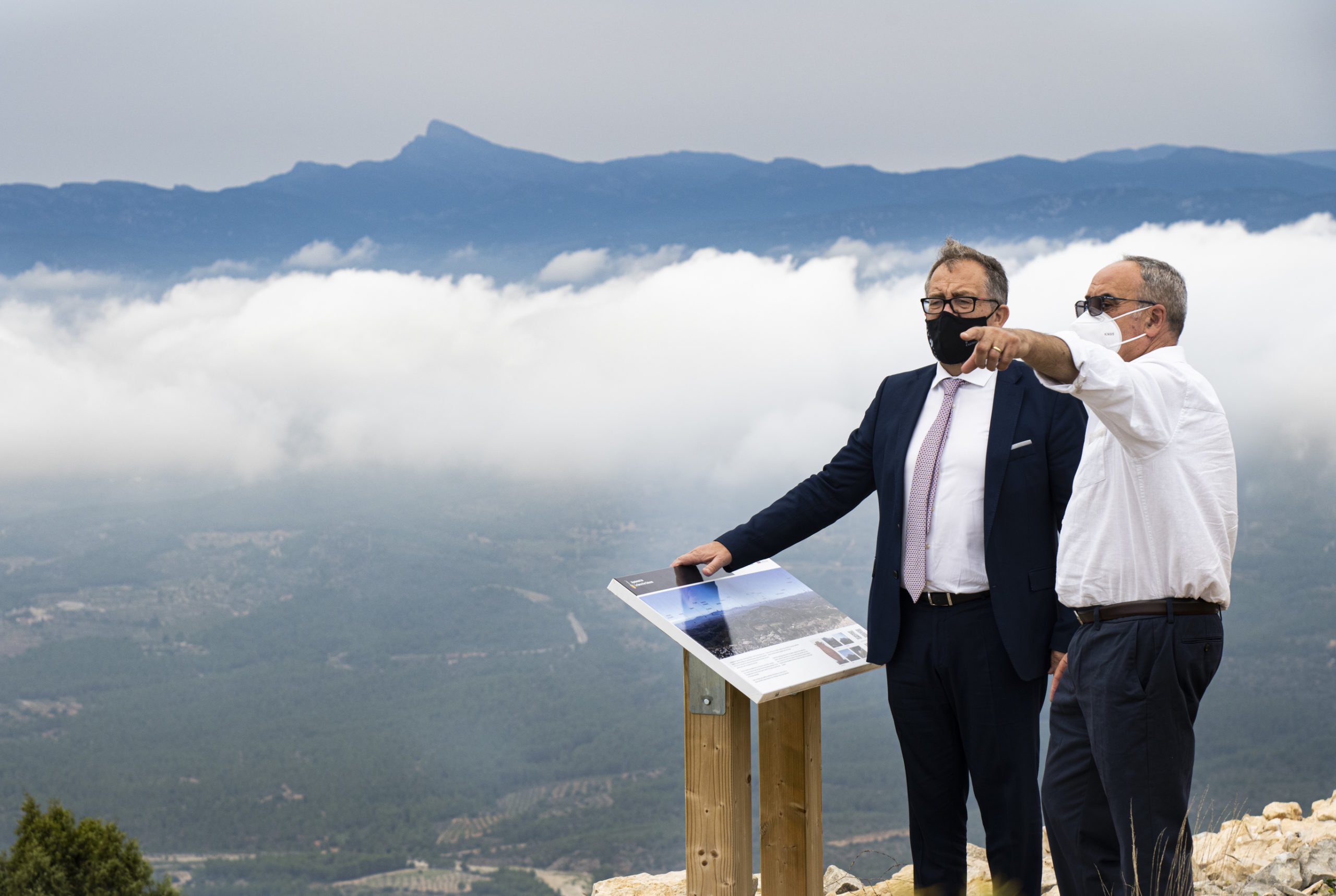 José Martí pone en valor los hallazgos históricos obtenidos en el yacimiento arqueológico de Tossal de la Vila en Serra d’en Galceran