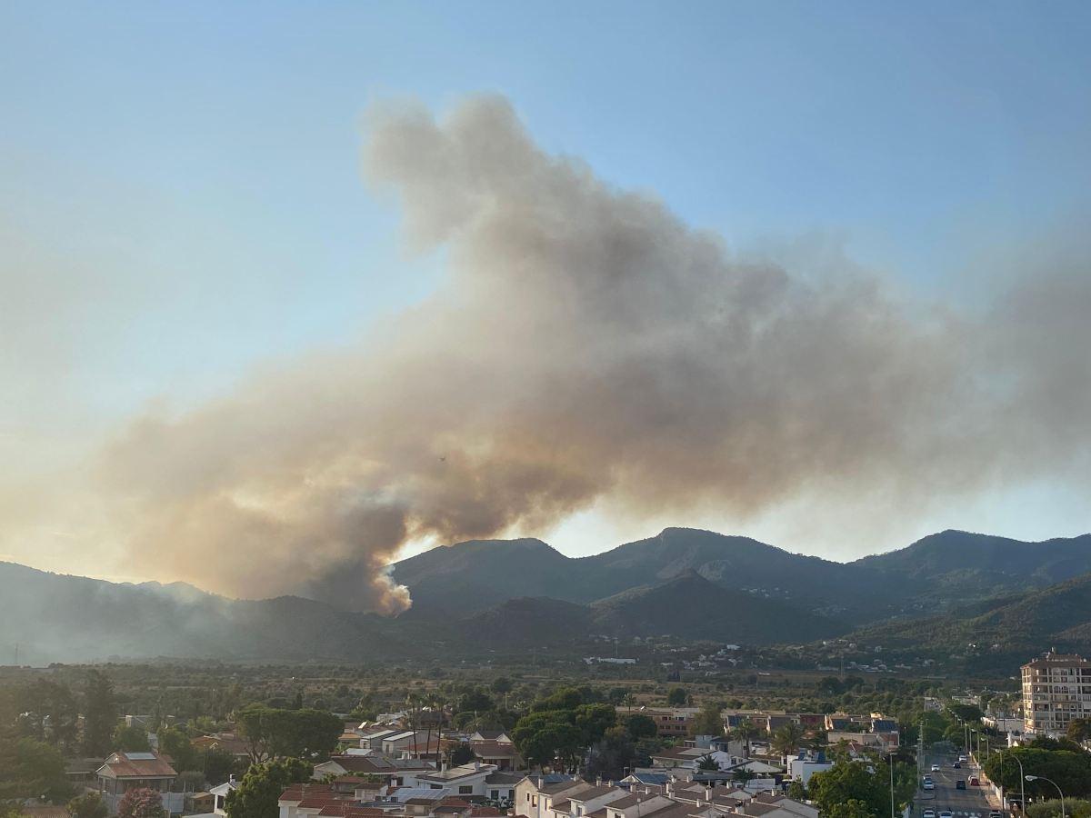 El incendio de La Vall d’Uixó mantiene en vilo a Castellón: más de 6.500 hectáreas afectadas y miles de personas evacuadas